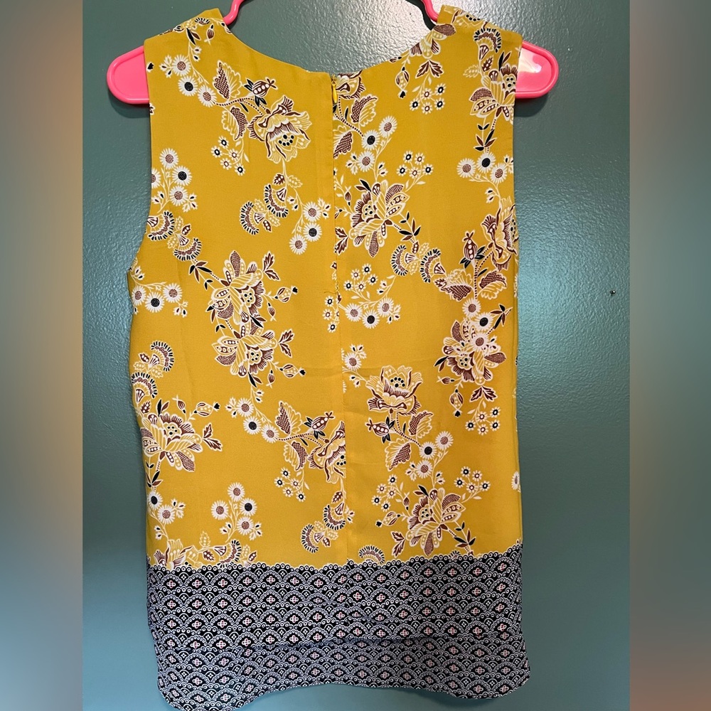 Rose & Olive Womens sleeveless blouse‎ medium floral yellow gold blue